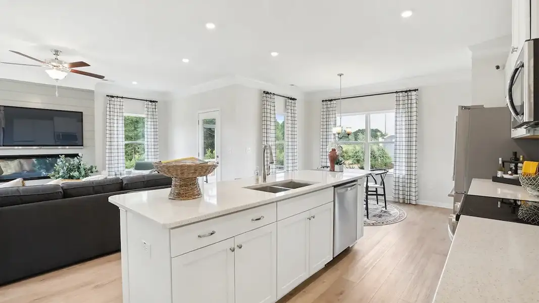 The Braselton II Kitchen | Pineworth Landing | Macon, GA