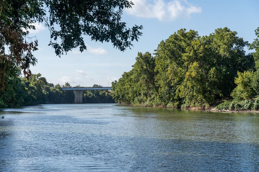 Convenient drive to Bastrop River Convenient drive to Bastrop River