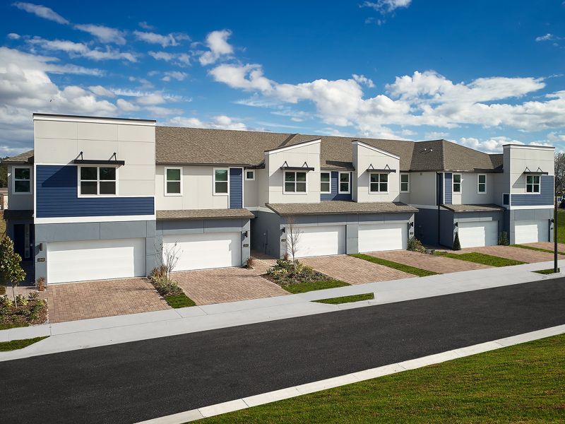 Image 29 of the Hawks Crest Townhomes community in Winter Park, FL.