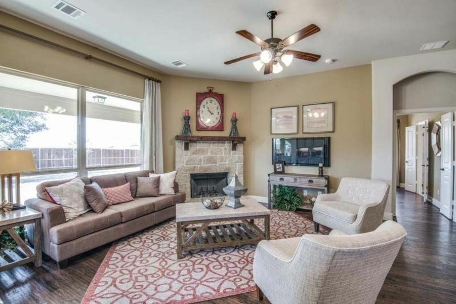 Image 10 of the Autumn Run community in Midlothian, TX.