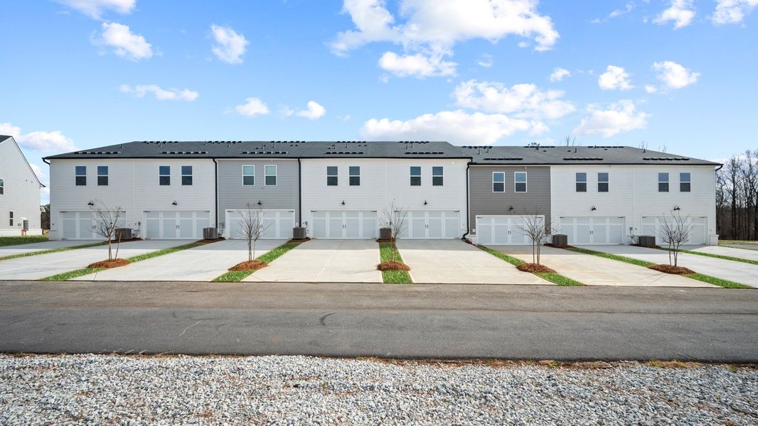 Front exterior of a home in the Echo Glen community, located in Stockbridge, GA (Image 15). Front exterior of a home in the Echo Glen community, located in Stockbridge, GA (Image 15).