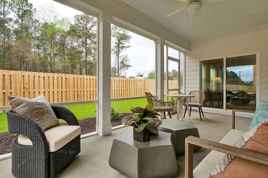 Edgewood | Screened-In Porch