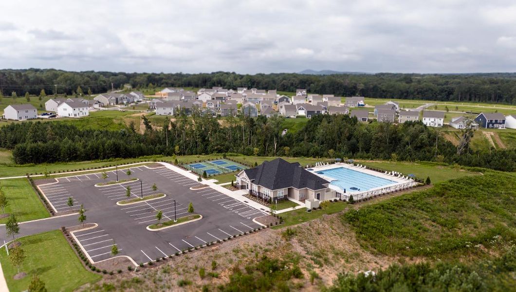 Front exterior of a home in the Laurelbrook community, located in Sherrills Ford, NC (Image 15).