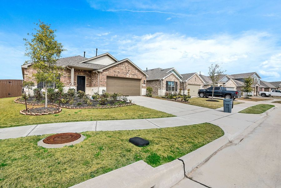 Image 47 of the Southwinds community in Mont Belvieu, TX. Image 47 of the Southwinds community in Mont Belvieu, TX.