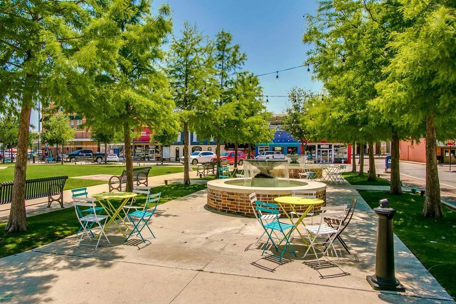 Image 7 of the Thomas Place Cottages community in Carrollton, TX.