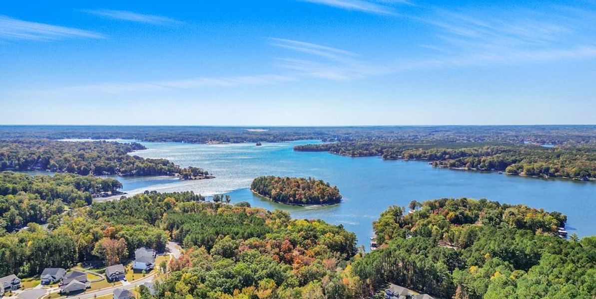 Natural surroundings and green spaces near The Coves on Lake Wylie Towns in Charlotte, NC (Image 3).