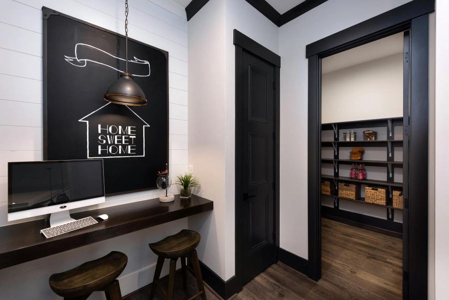 The Kaitlyn Pocket Office The Kaitlyn Pocket Office