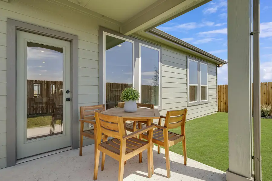 Fairway Crossing Model - Ellis