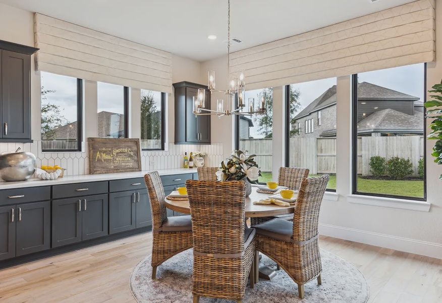 Plan 6020 model casual dining - 6 of 15 Plan 6020 model casual dining - 6 of 15