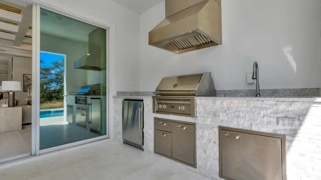 Exterior details of a home in Serengeti, Spring Hill (Image 3).