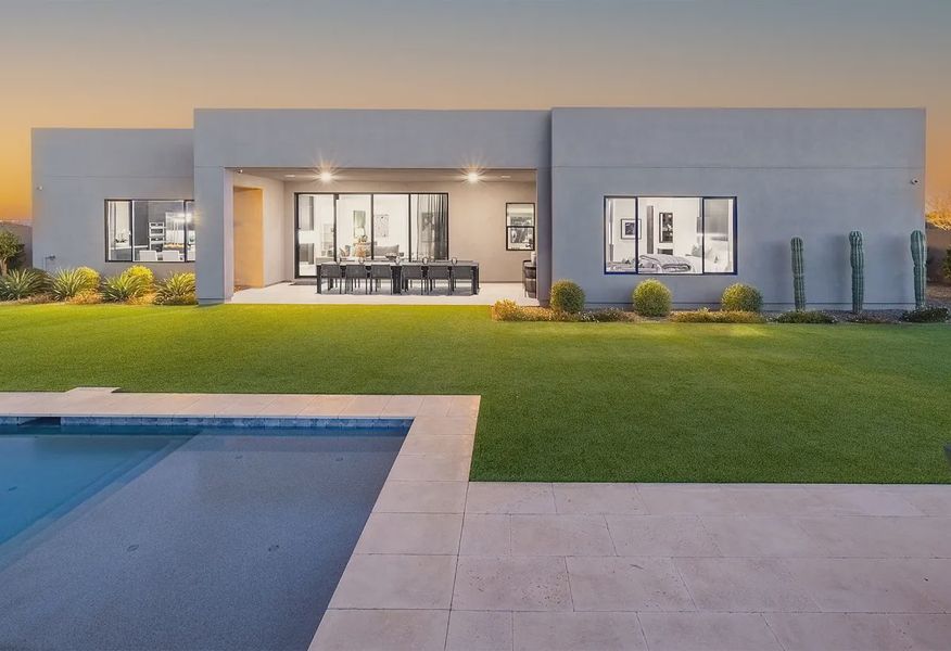 Model Backyard - 12 of 18