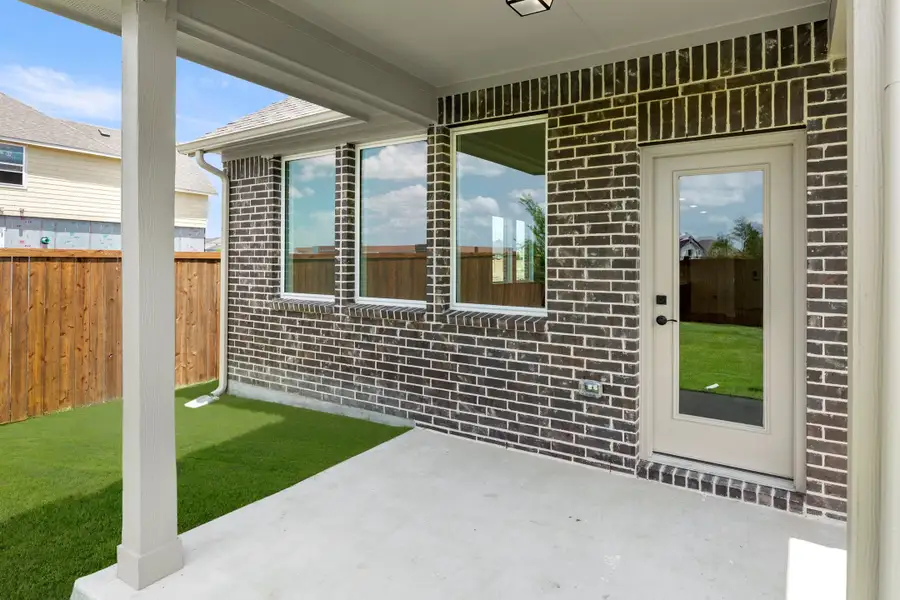 Exterior details of a home in South Meadow, Melissa (Image 4).