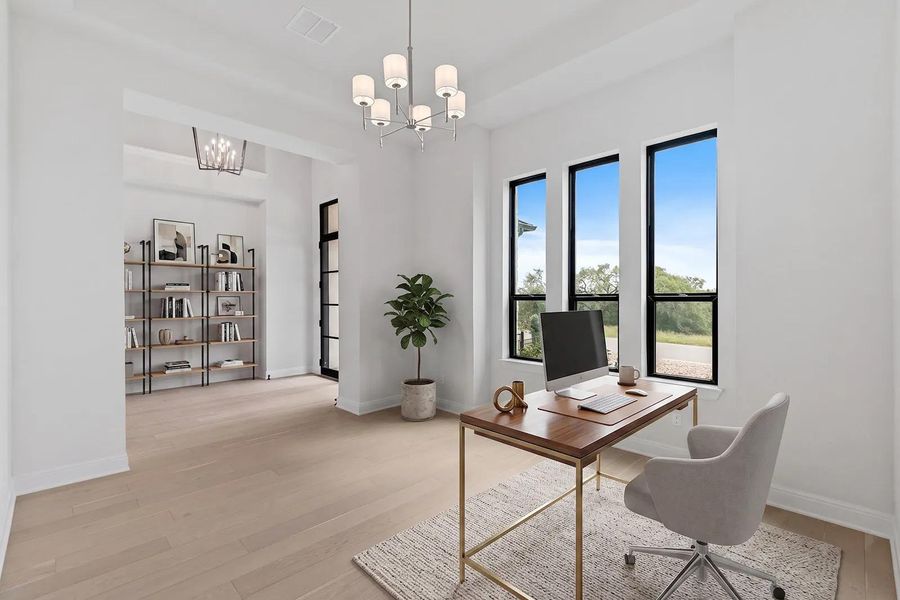Lynmar II B Home office