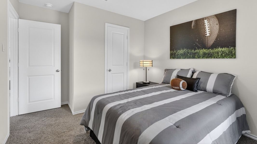 Furnished interior in a model home at Forestbrook Estates in Paris (Image 49).