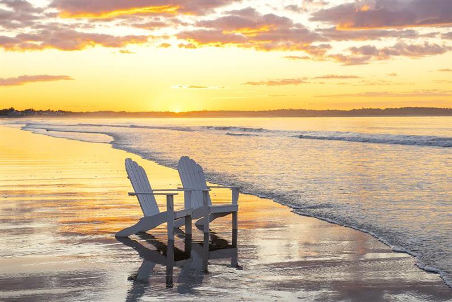 End every day with a spectacular Gulf Coast sunset just minutes from home at Hudson Beach.