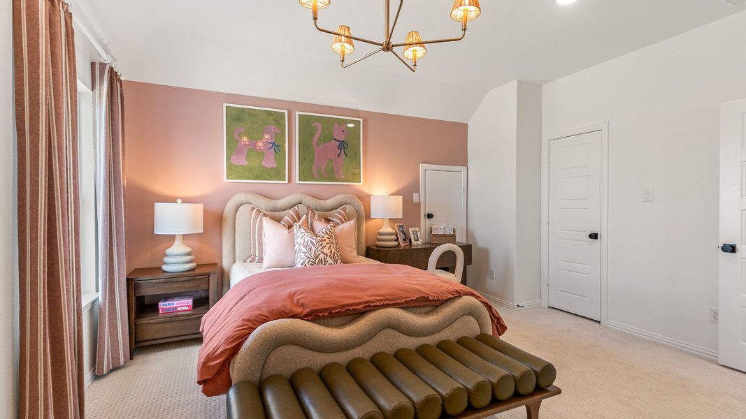 Furnished interior in a model home at Creekhaven in Iowa Colony (Image 30).