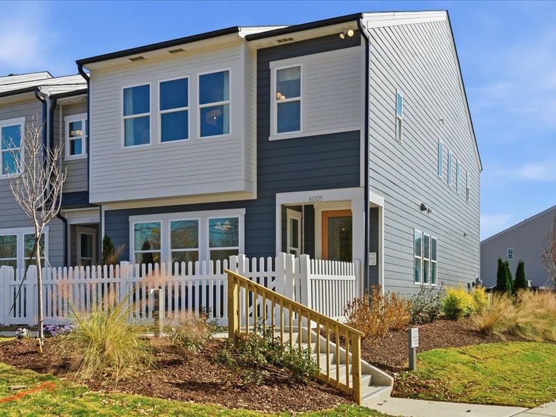 Exterior details of a home in Ellis Townes, Charlotte (Image 12).
