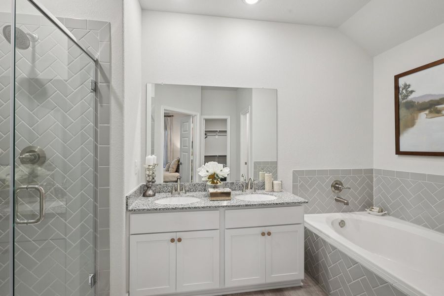 Cay Landing Model - Nimitz - Primary Bathroom