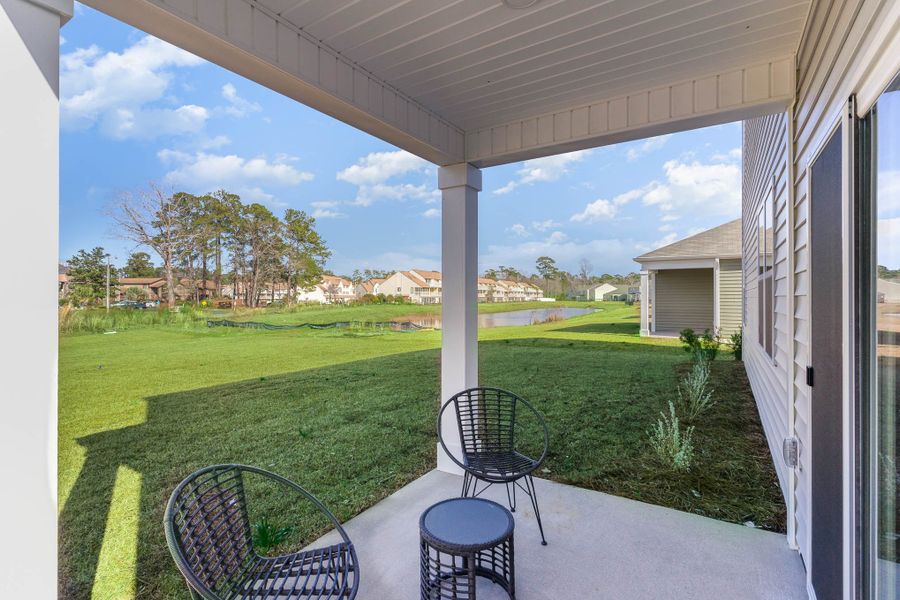 Exterior details of a home in Island Green, Myrtle Beach (Image 5).