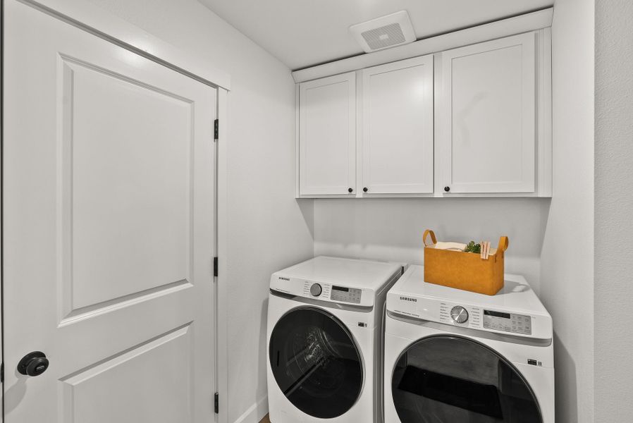 Furnished interior in a model home at Willowbrook in Madras (Image 18).