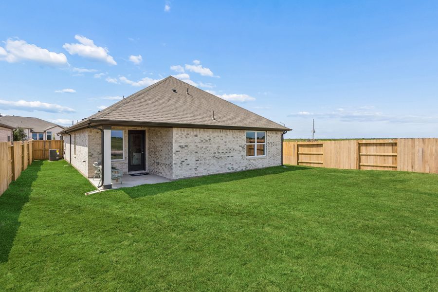 Exterior details of a home in Sofi Lakes, Katy (Image 3).