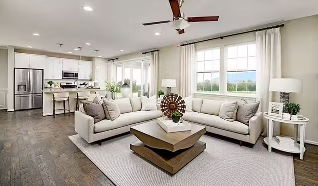 Image 21 of the Seasons at Pine Ridge community in Middleburg, FL.