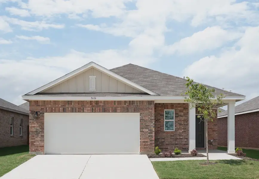 Front exterior of a home in the Saddlebrook Ranch community, located in Schertz, TX (Image 4).