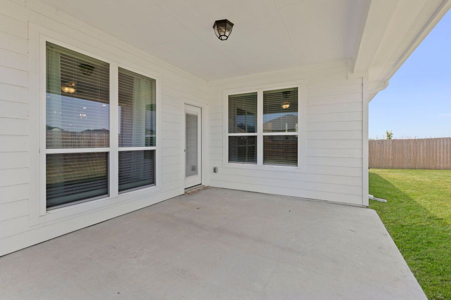 Exterior details of a home in Levy Crossing, Killeen (Image 3).