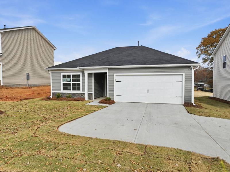 Exterior details of a home in South Welcome, Greenville (Image 3).