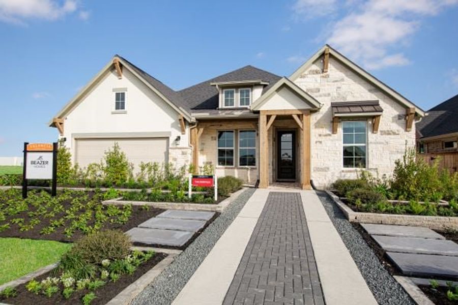 Front exterior of a home in the Legacy community, located in League City, TX (Image 3).