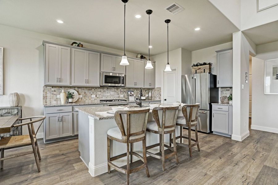 Image 9 of the Del Bello Lakes 50 Series community in Manvel, TX.