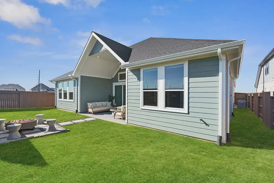Exterior details of a home in Brookewater 60's, Rosenberg (Image 16).