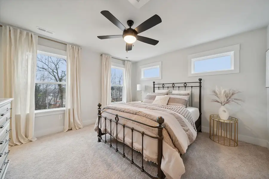 Daphne | Secondary Bedroom Daphne | Secondary Bedroom