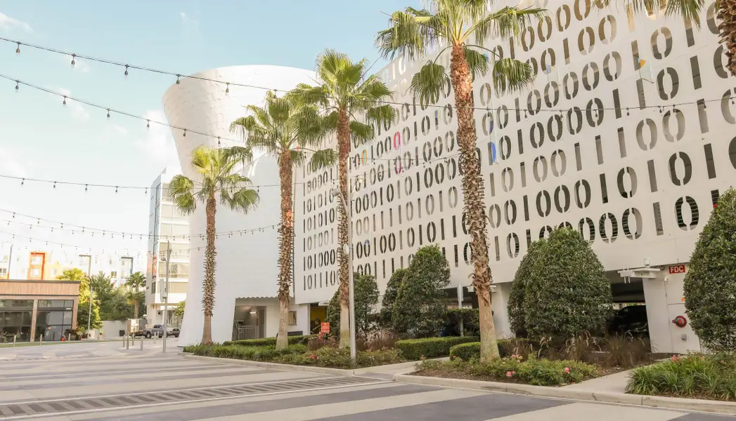 Condo located in Trinity Place, St. Cloud, highlighting architectural design (Image 4).
