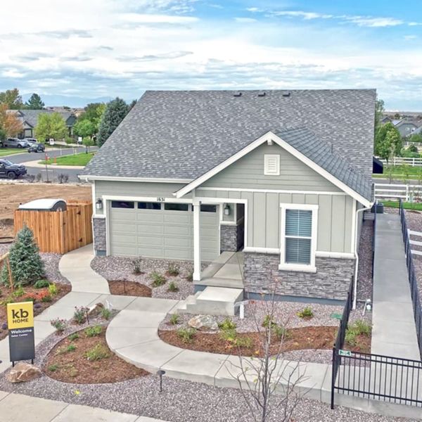 Exterior details of a home in Murphy Creek Reserve, Aurora (Image 3).