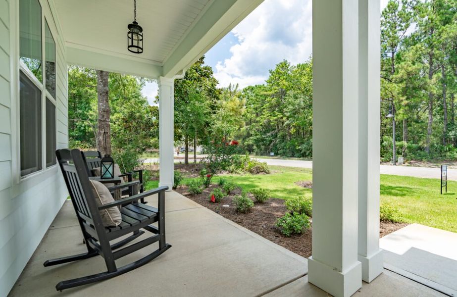 Exterior details of a home in Magnolia Bay Estates, Freeport (Image 3).