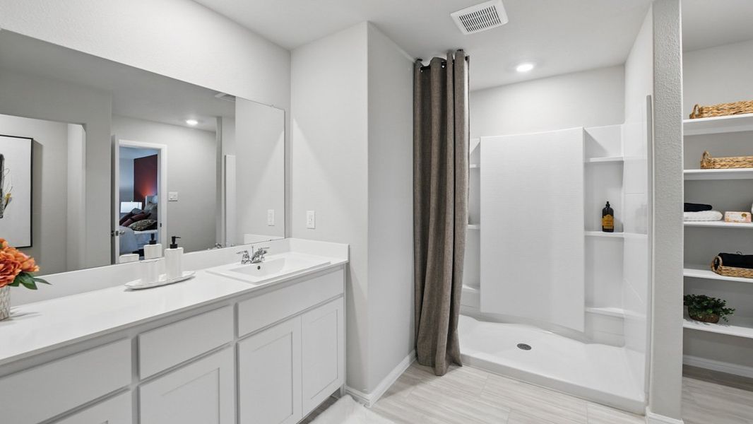 Furnished interior in a model home at Longhorn Estates in Fort Worth (Image 17).