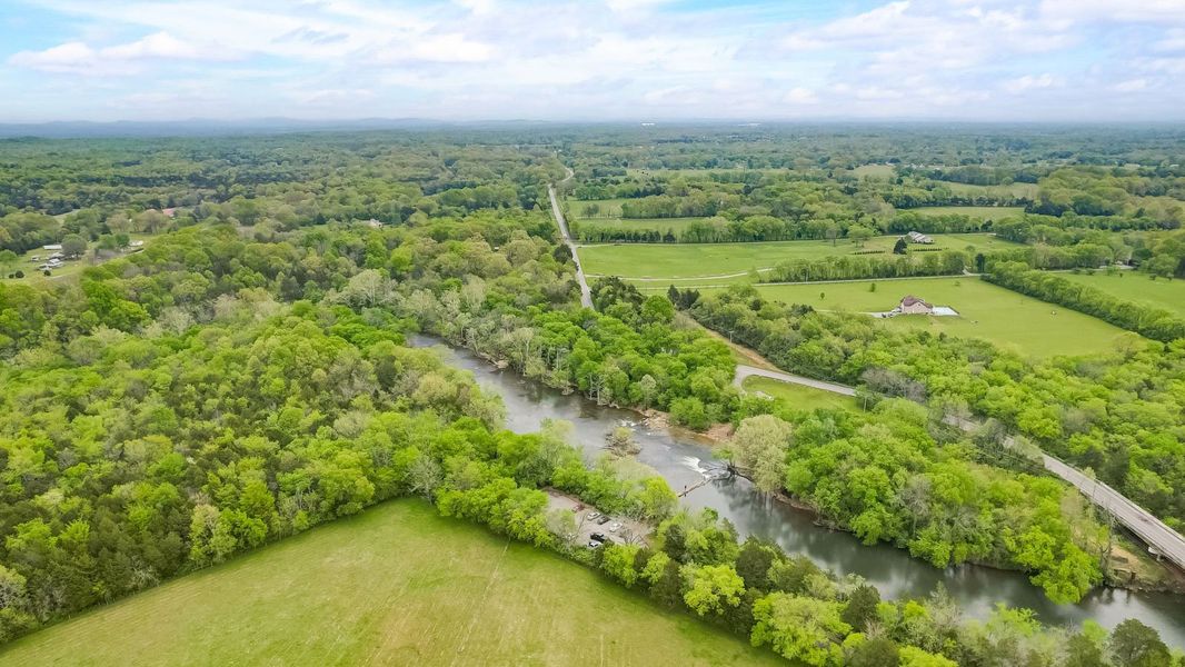 Natural surroundings and green spaces near River Landing in Murfreesboro, TN (Image 39).