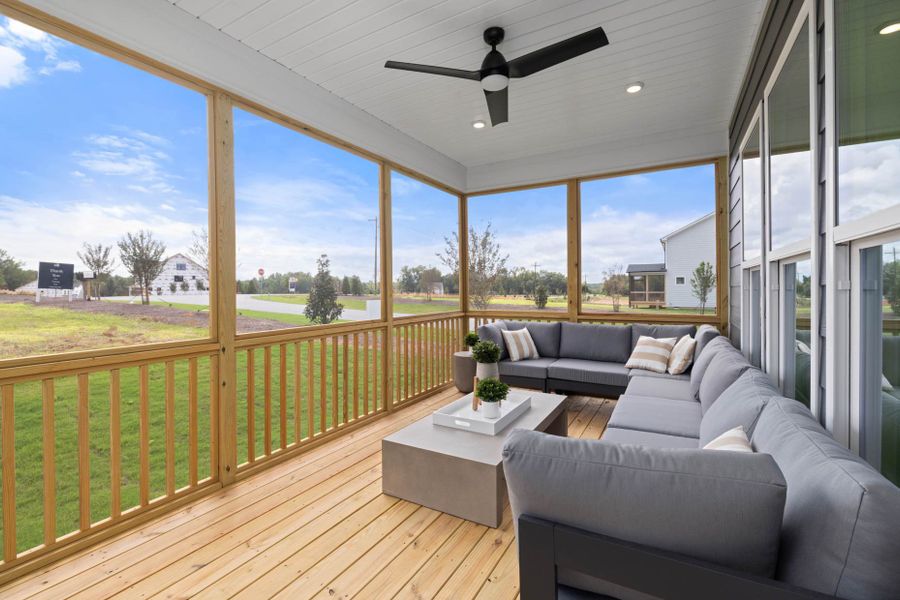 Large Screened in Porch