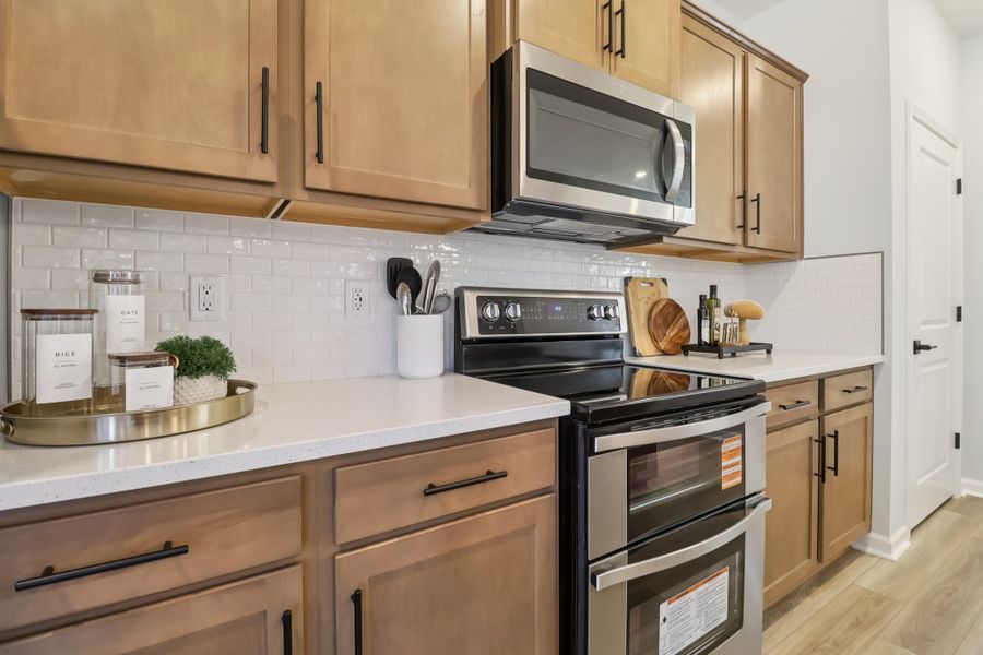 Makenzie II - Kitchen