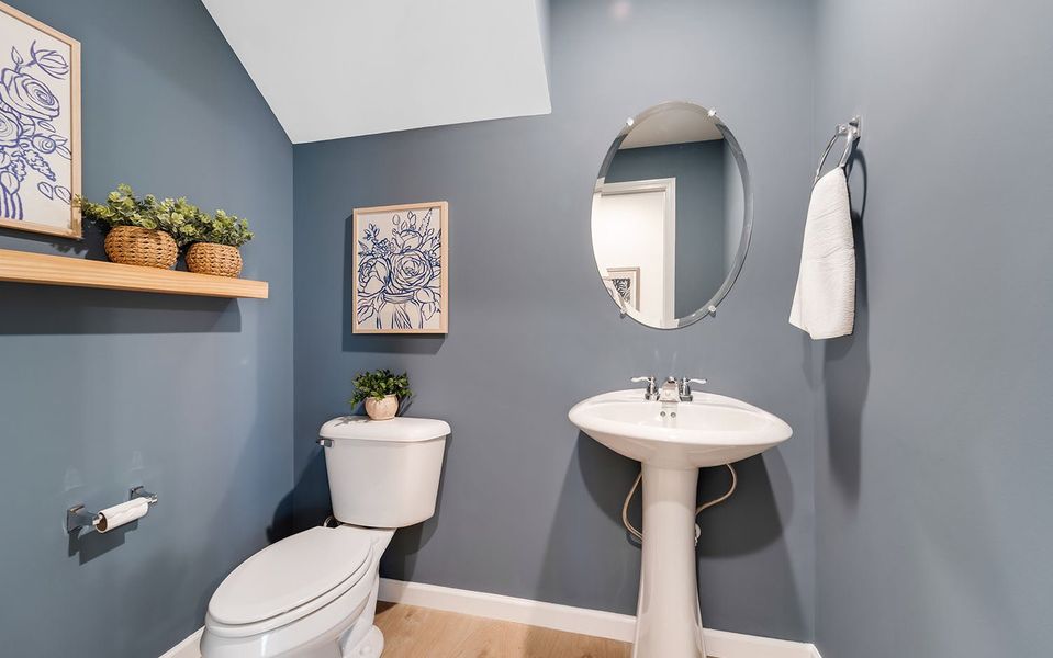 Furnished interior in a model home at Stonehenge in Manchester (Image 24).