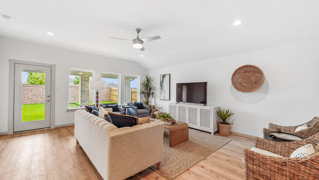 Image 25 of the Lago Mar community in Texas City, TX.