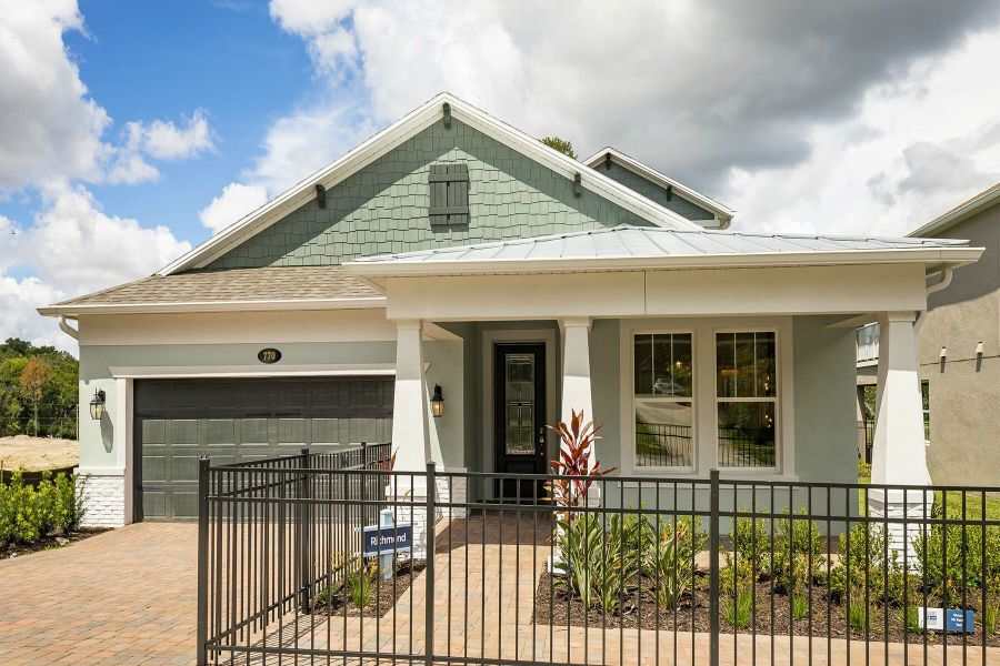 Image 33 of the Hull Island at Oakland community in Oakland, FL.