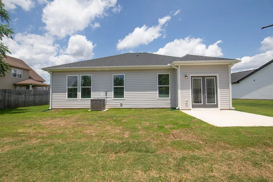 Exterior details of a home in Robins Estates, Warner Robins (Image 3).