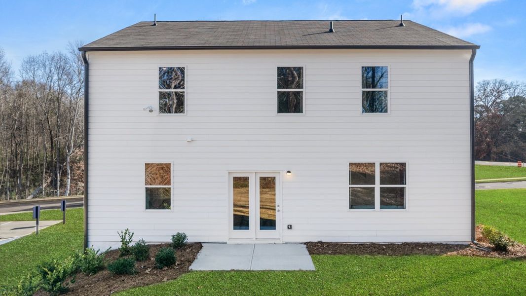 Exterior details of a home in Oconee Overlook, Gainesville (Image 4).