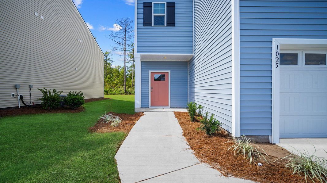 Exterior details of a home in The Lakes at North Glynn, Brunswick (Image 24).