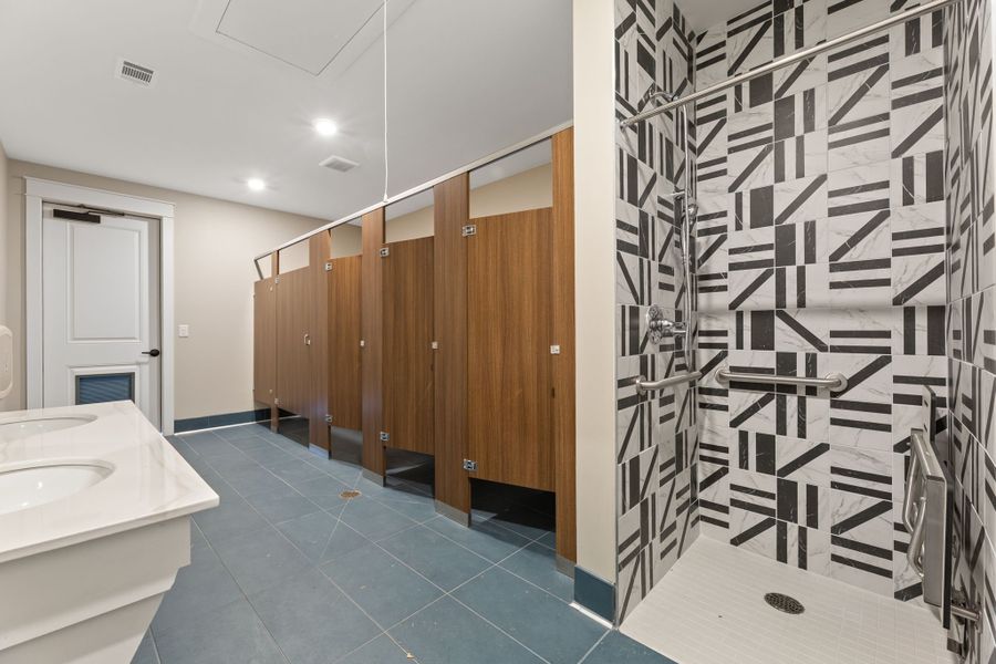 Clubhouse Bathrooms at Hemingway.