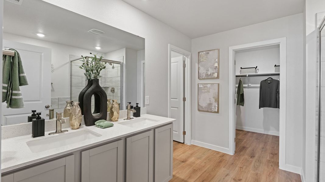 Furnished interior in a model home at King's Landing in Corpus Christi (Image 18).