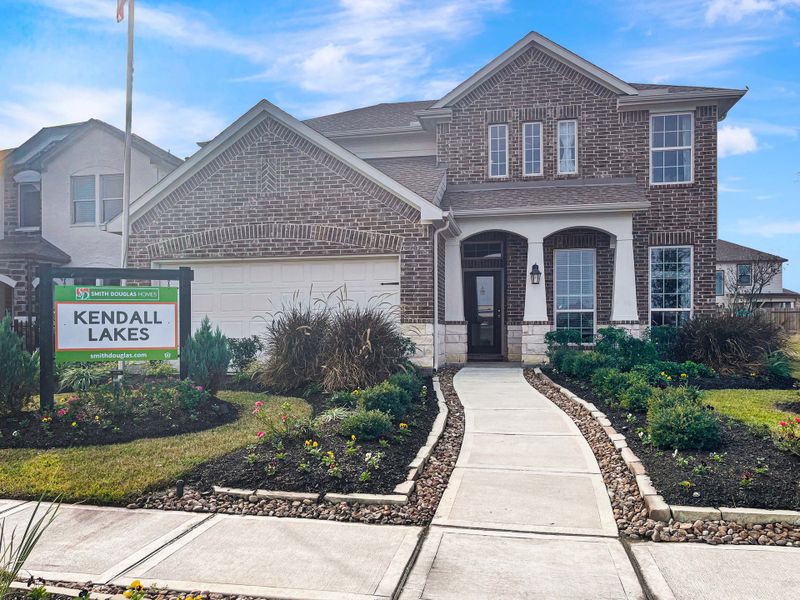 Front exterior of a home in the Kendall Lakes community, located in Alvin, TX (Image 3). Front exterior of a home in the Kendall Lakes community, located in Alvin, TX (Image 3).
