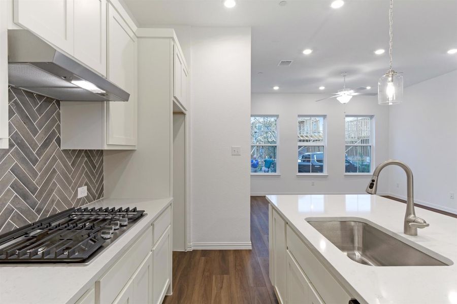 Image 84 of the Legends Crossing - Bungalows community in Irving, TX.